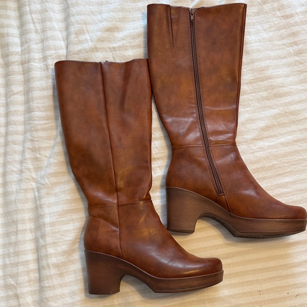 b.o.c. Brown Leather Heeled Boots